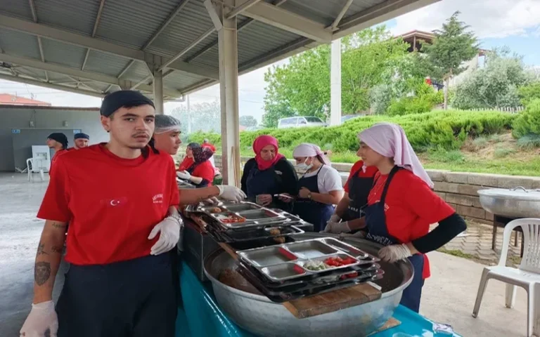 yakışıklı garson işbaşında 2026 05 17 at 19.49.32 result result